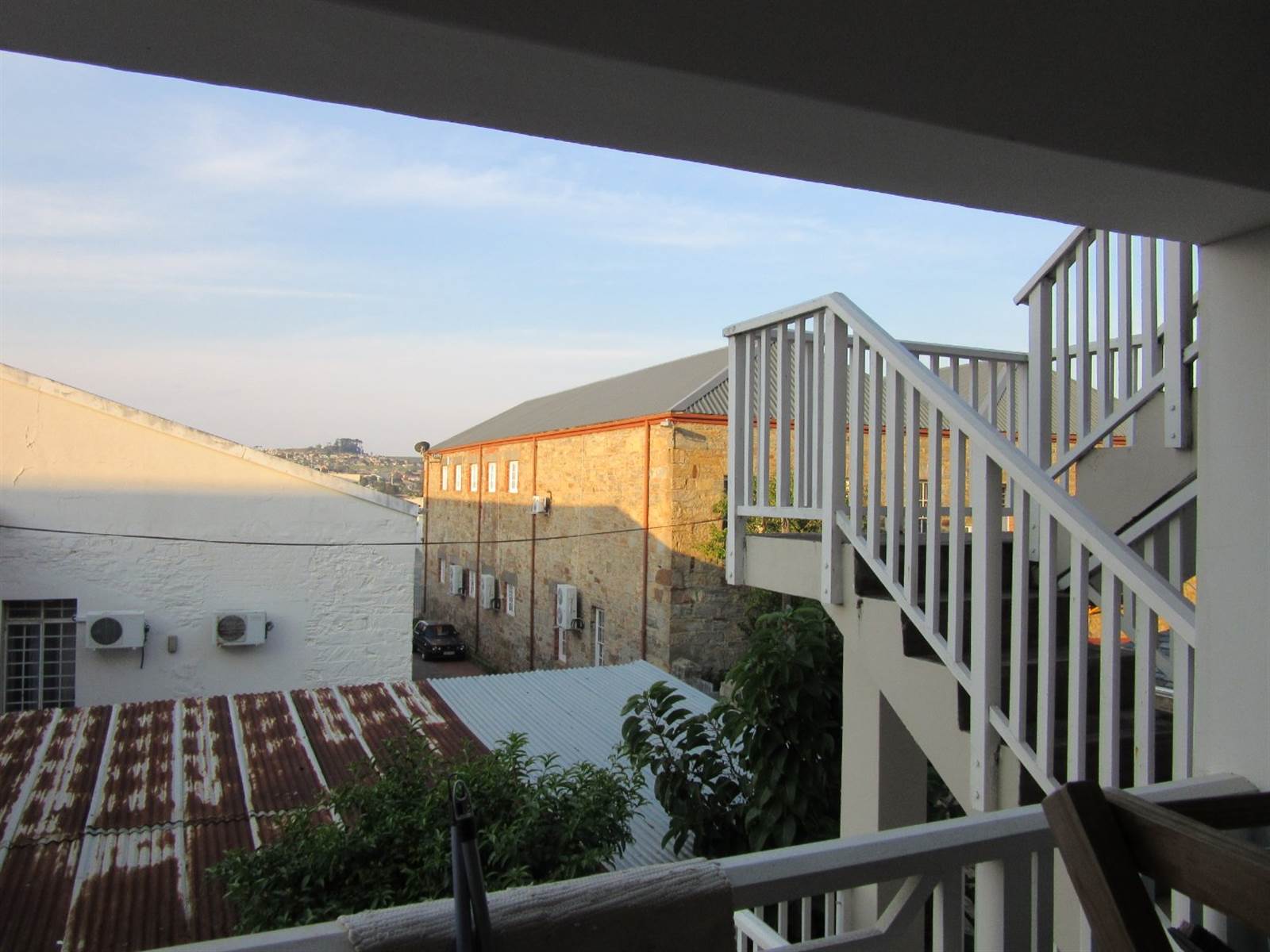 3 Bed Flat in Grahamstown Central photo number 2