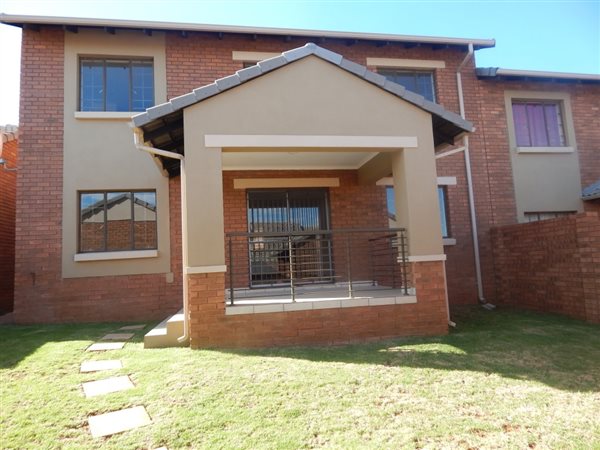 4 Bedroom Townhouse 4 Bedroom Townhouse
