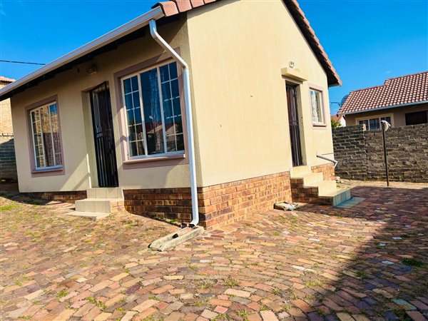 2 Bedroom House 2 Bedroom House