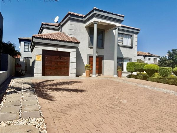 3 Bedroom House 3 Bedroom House