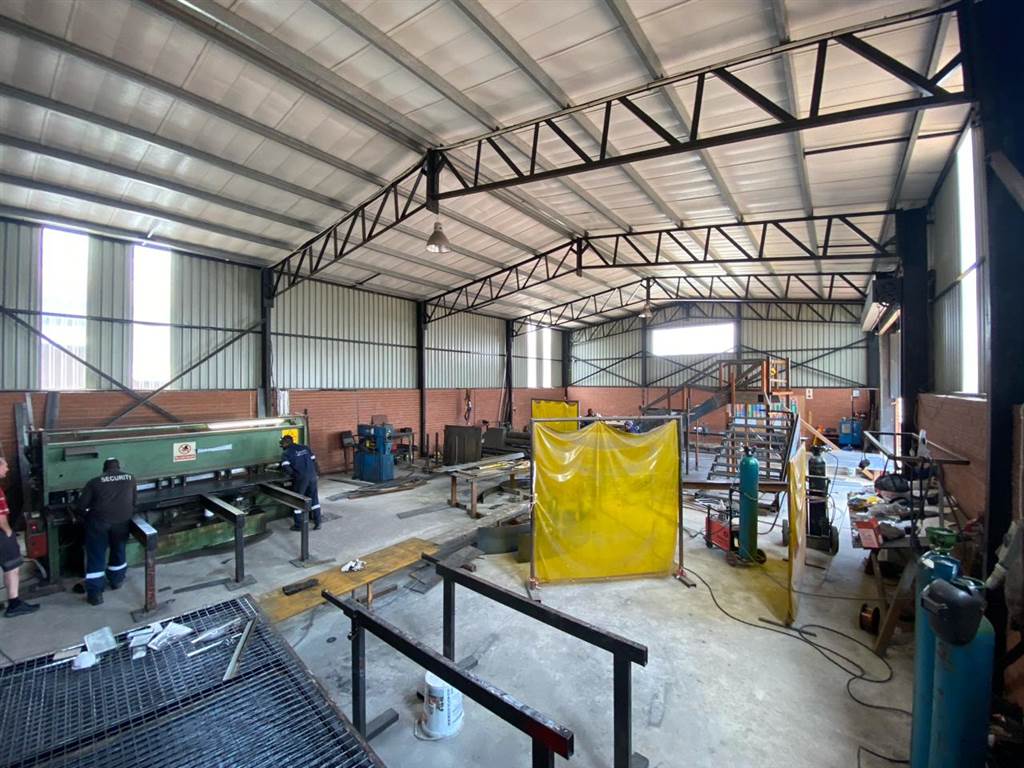 1070  m² Industrial space in Industria North photo number 3