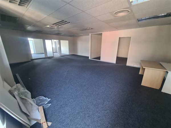 150  m² Commercial space