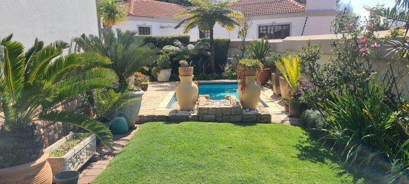 4 Bed House in Waterkloof Ridge photo number 6