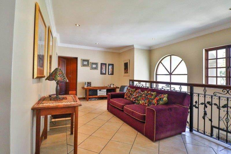 4 Bed House in Waterkloof Ridge photo number 20