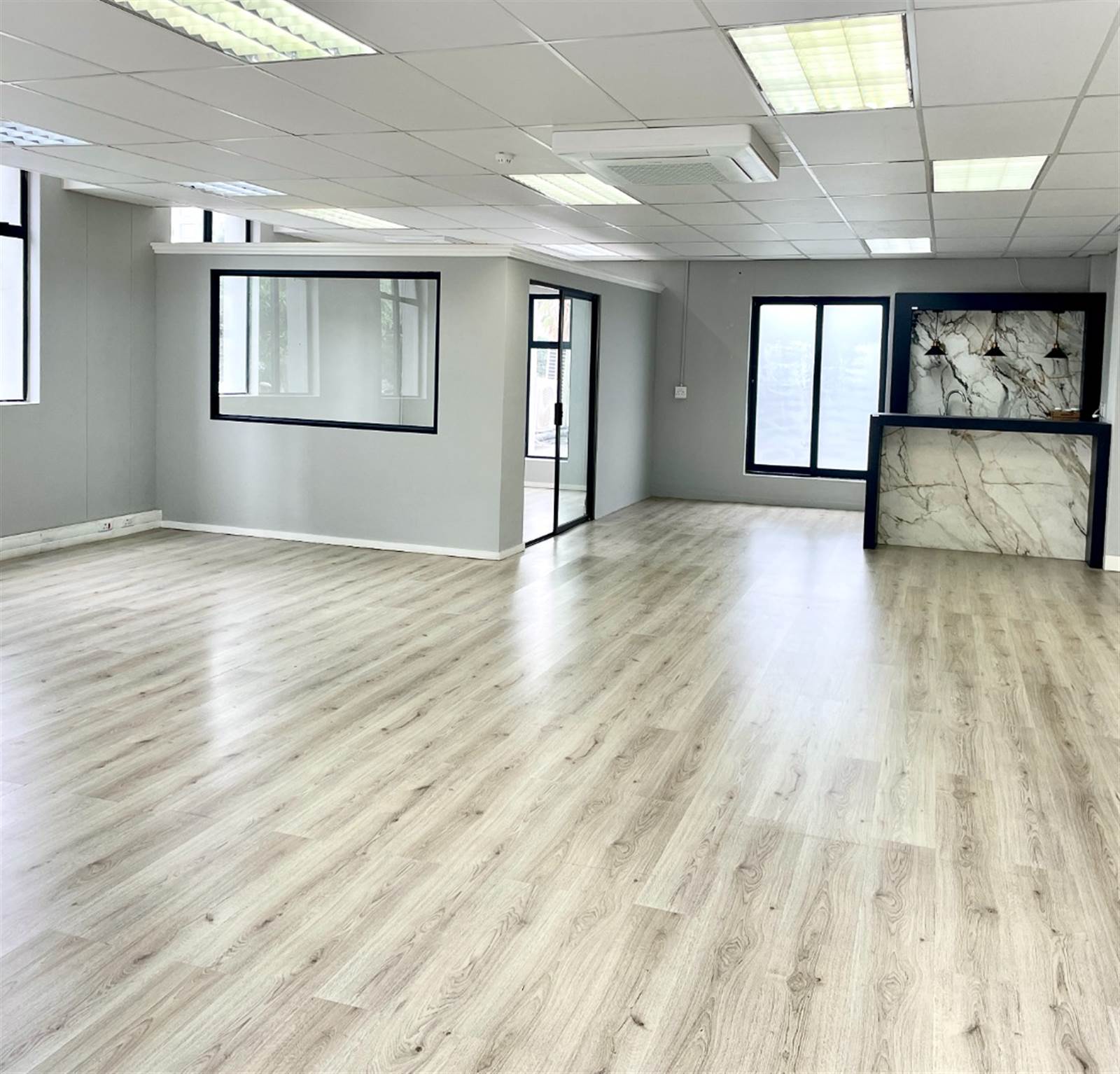 80  m² Commercial space in Umhlanga Rocks photo number 3
