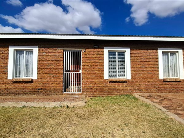 2 Bedroom Townhouse 2 Bedroom Townhouse