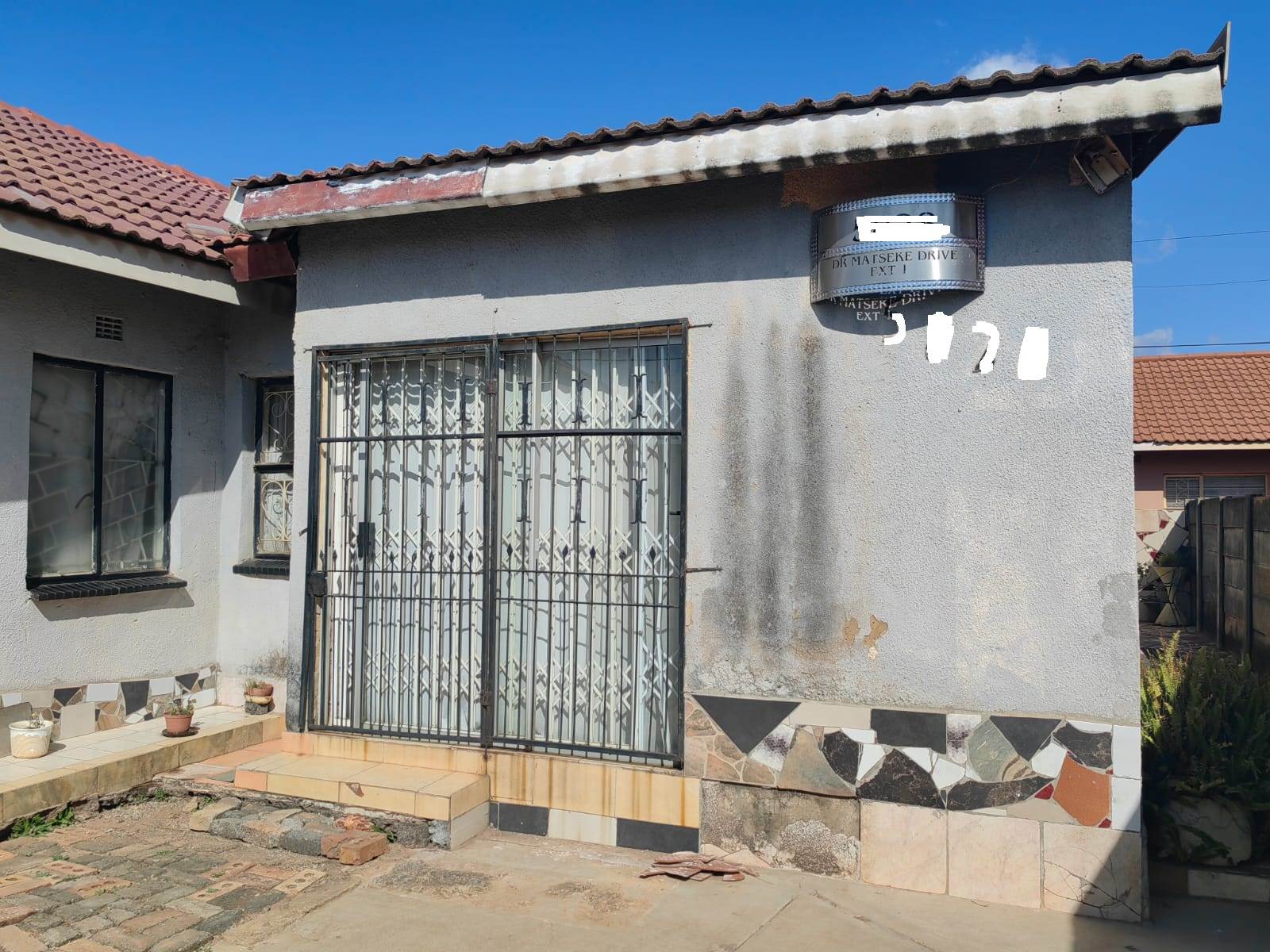 4 Bed House in Dobsonville photo number 2