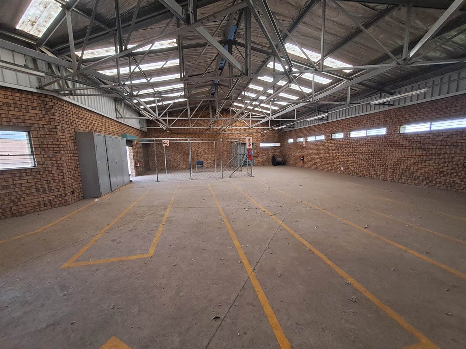 1000  m² Commercial space in Standerton photo number 4