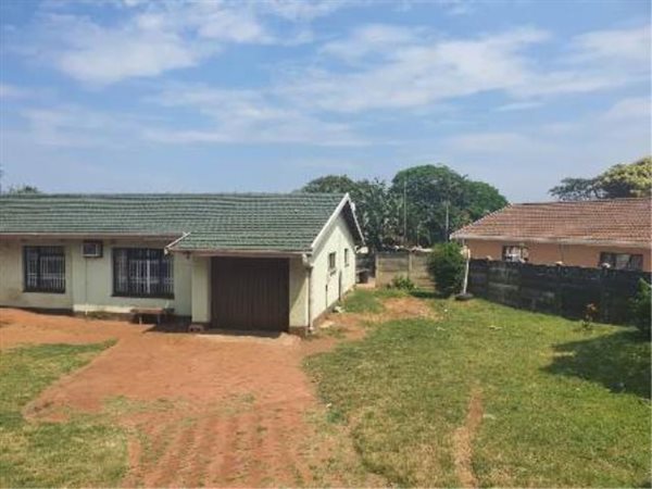 3 Bed House in Athlone Park