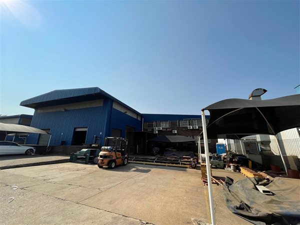 810  m² Industrial space in Jet Park