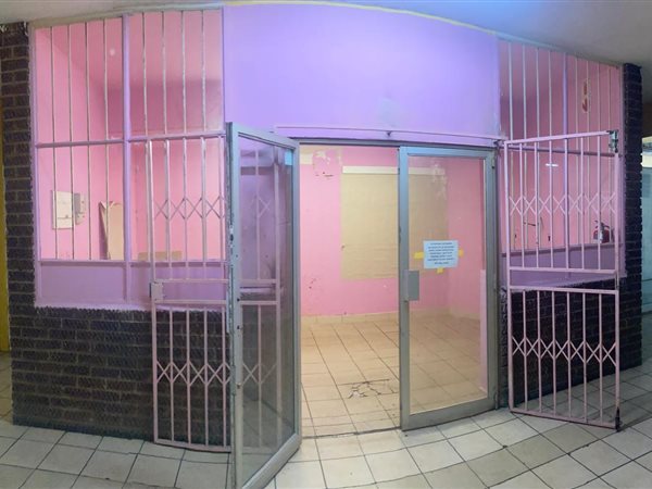 16 m² Retail Space 16 m² Retail Space
