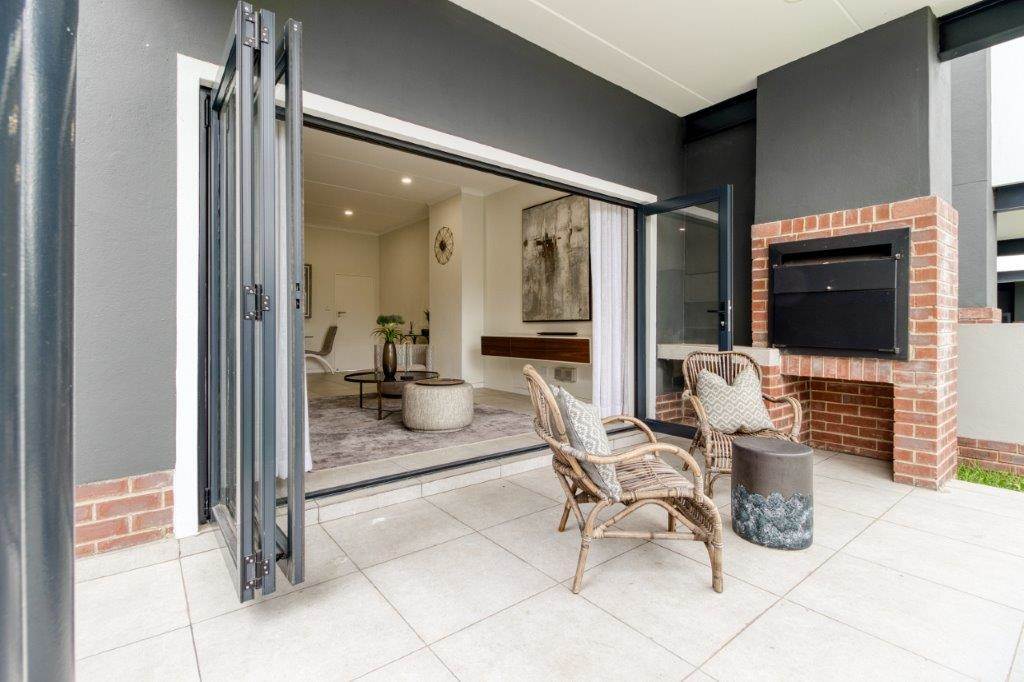5 Bed Townhouse in Sunninghill photo number 30
