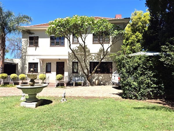 4 Bedroom House 4 Bedroom House