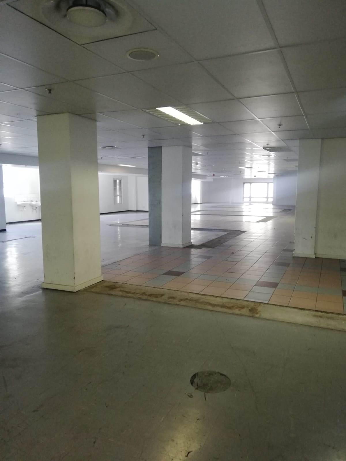 300  m² Office Space in Cape Town City Centre photo number 3