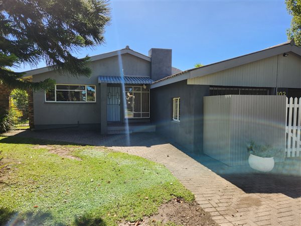 3 Bedroom House 3 Bedroom House