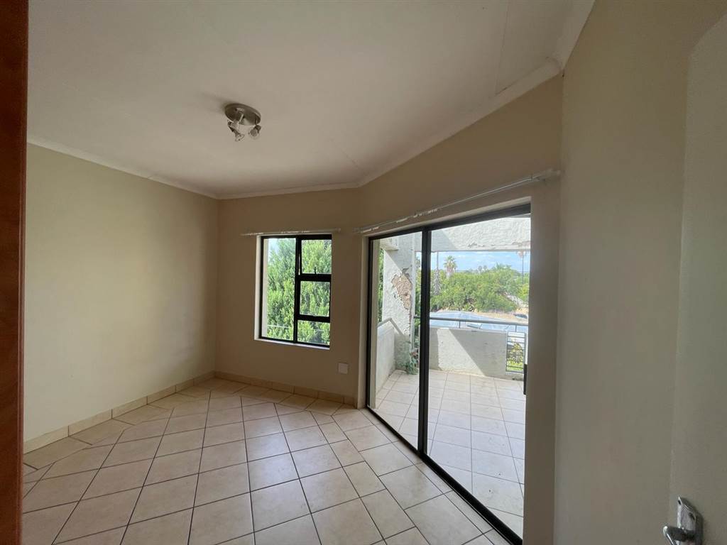 2 Bed Townhouse in Penina Park photo number 8
