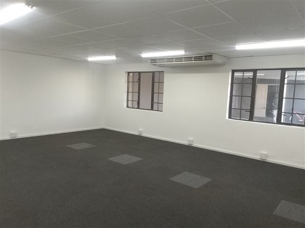 52  m² Commercial space