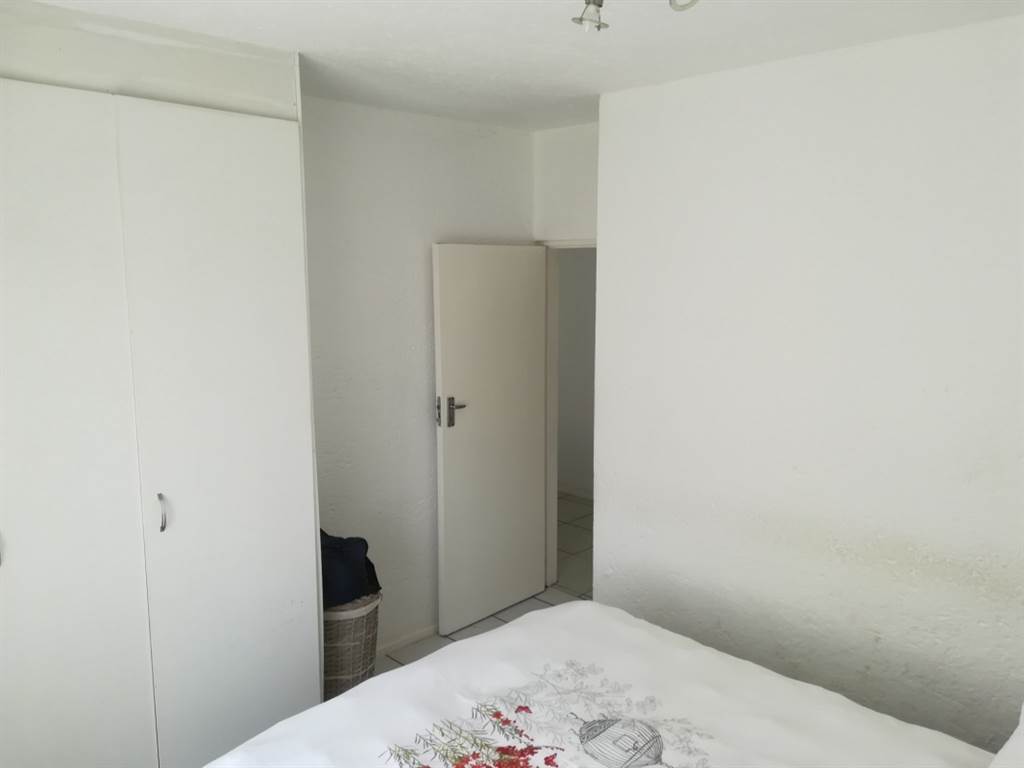 3 Bed Apartment in Die Hoewes photo number 6