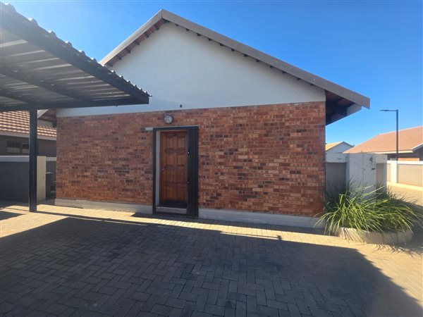 2 Bedroom Townhouse 2 Bedroom Townhouse