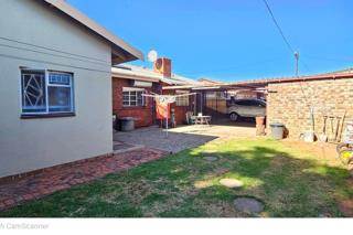 3 Bed House in Greenside photo number 10