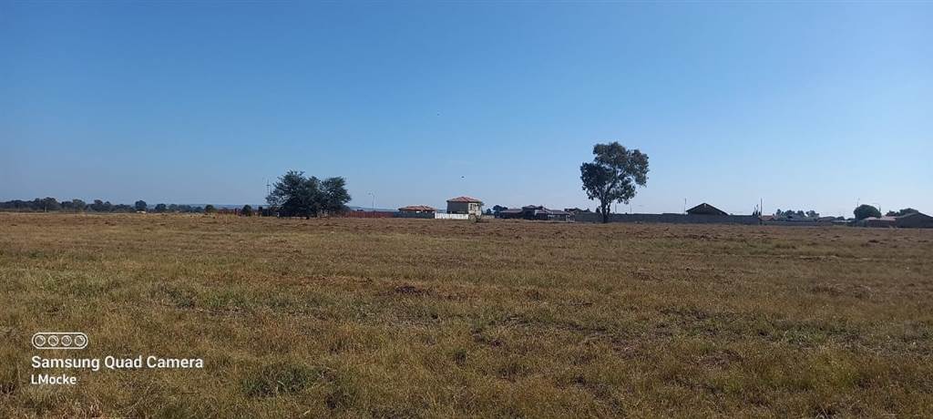 1118 m² Land available in Riversdale photo number 1
