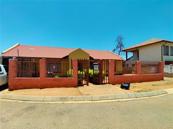 3 Bedroom House 3 Bedroom House