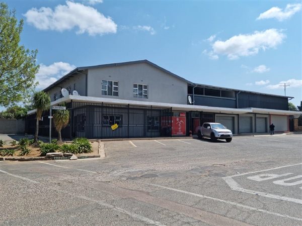 638  m² Commercial space