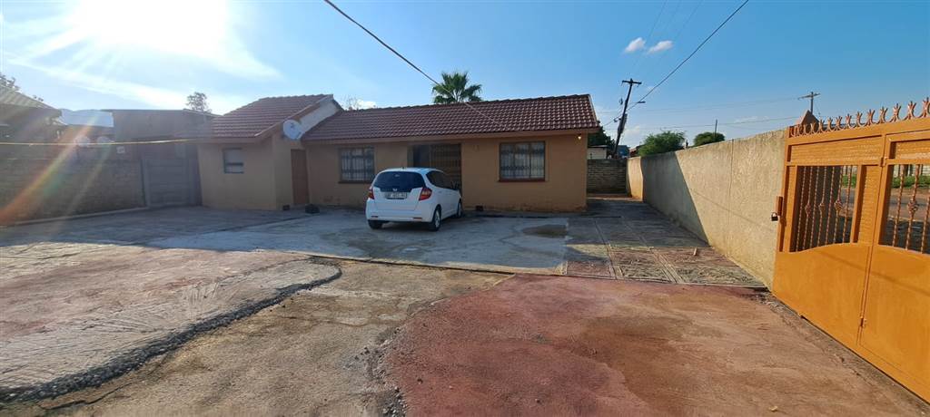 1 Bed House in Tlhabane photo number 1