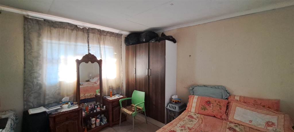1 Bed House in Tlhabane photo number 3
