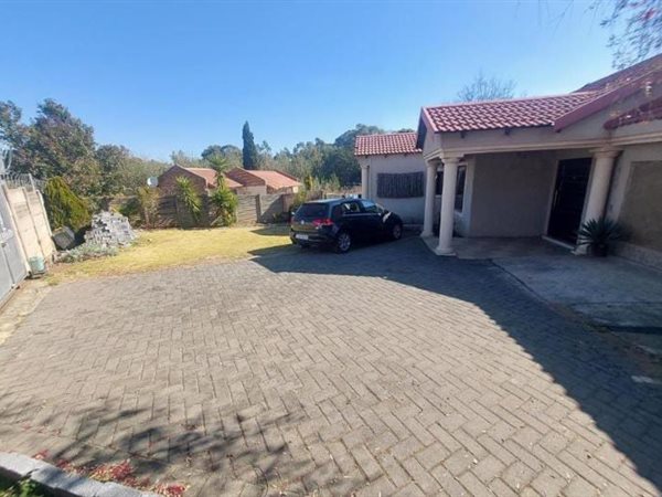 3 Bedroom House 3 Bedroom House