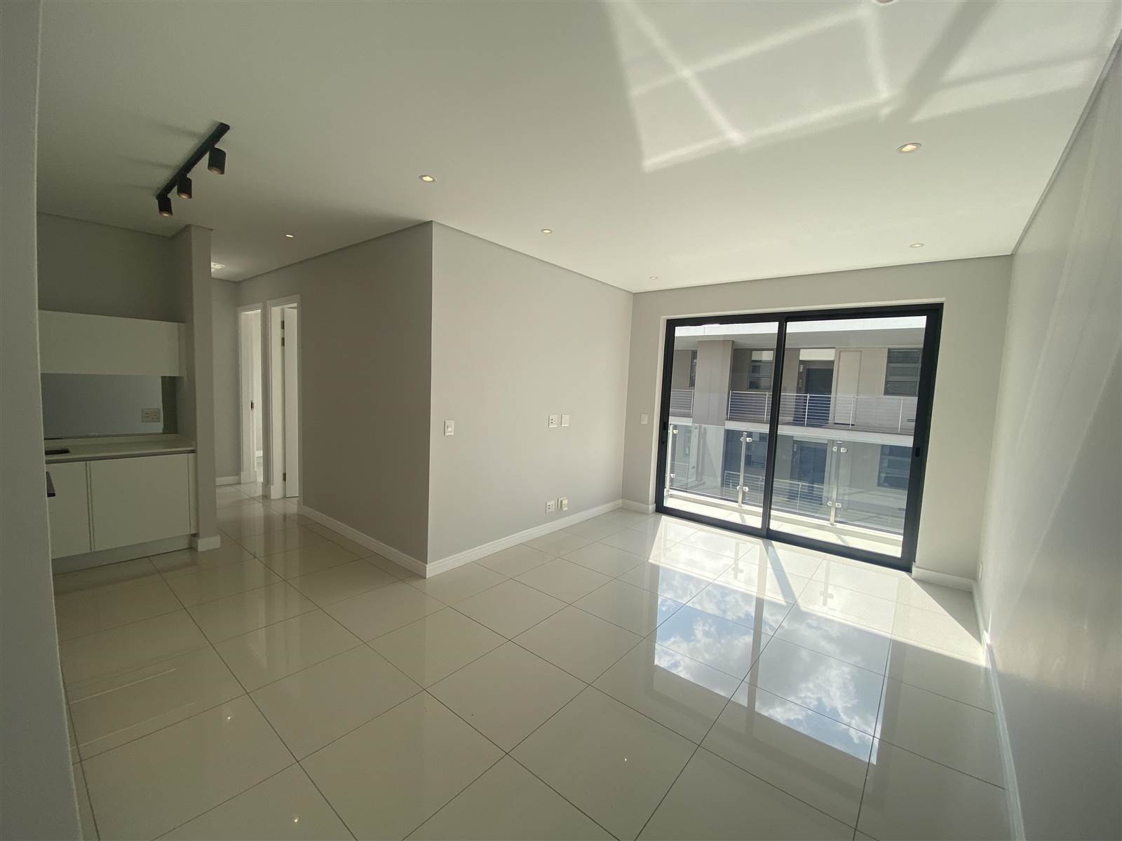 2 Bed Apartment in Houghton Estate photo number 3