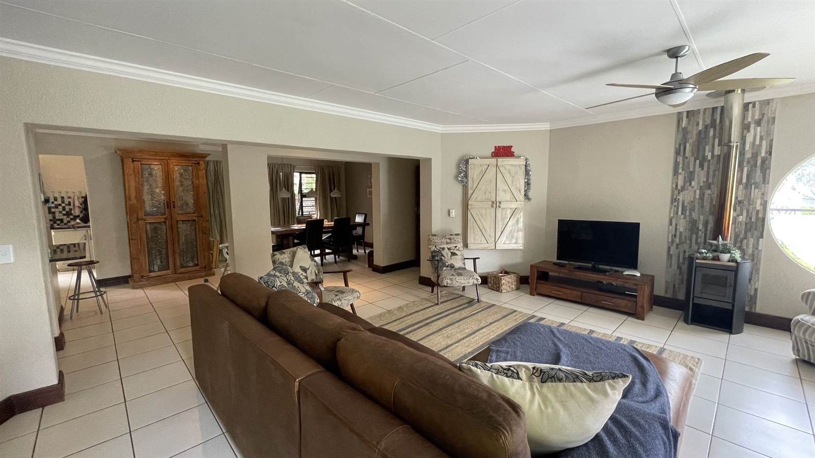4 Bed House in Mooivallei Park photo number 8