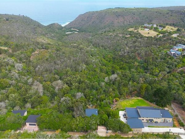 2000 m² Land available in Victoria Bay