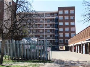 2 Bed Townhouse in Vereeniging Central