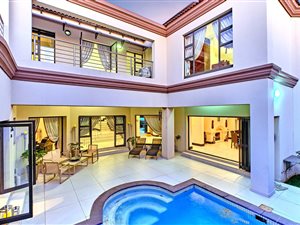 5 Bed House in Dainfern Golf Estate
