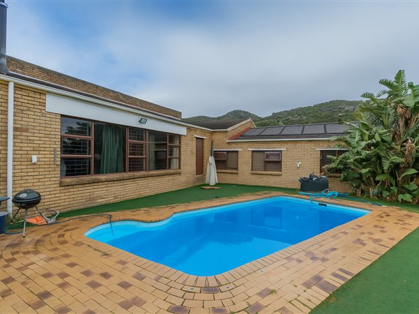 5 Bedroom House 5 Bedroom House