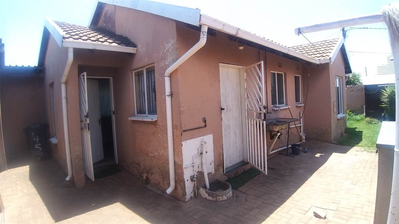 3 Bed House in Dobsonville photo number 8