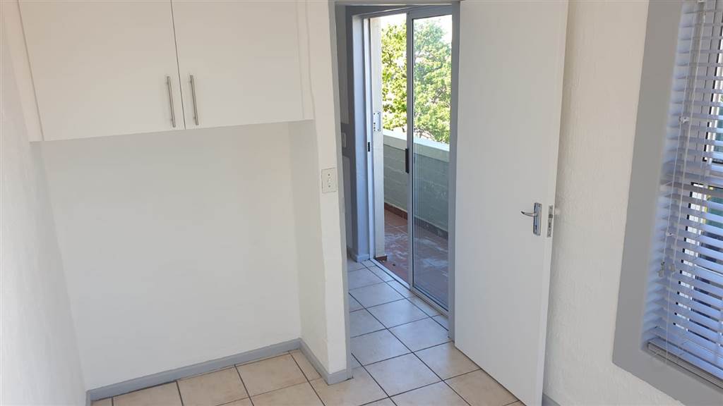 2 Bed Apartment in Stellenbosch Central photo number 16
