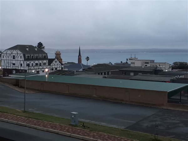 35  m² Commercial space in Mossel Bay Central