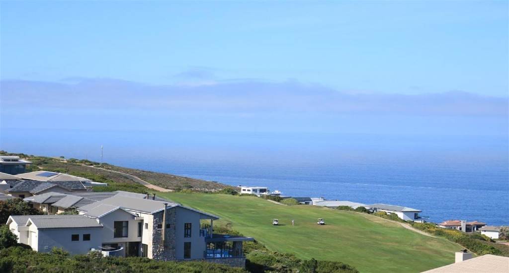 1 Bed Apartment in Pinnacle Point Golf Estate photo number 14