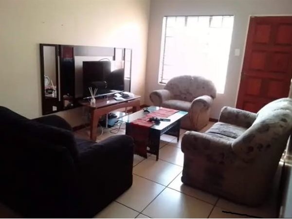 2 Bedroom Flat 2 Bedroom Flat