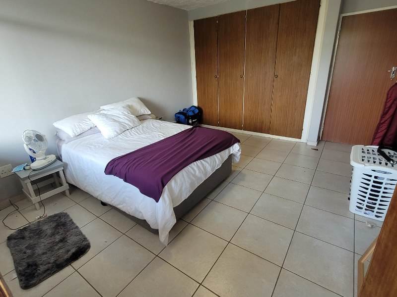 3 Bed Apartment in Rietfontein photo number 9