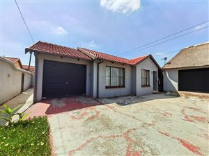 3 Bed House in Duduza