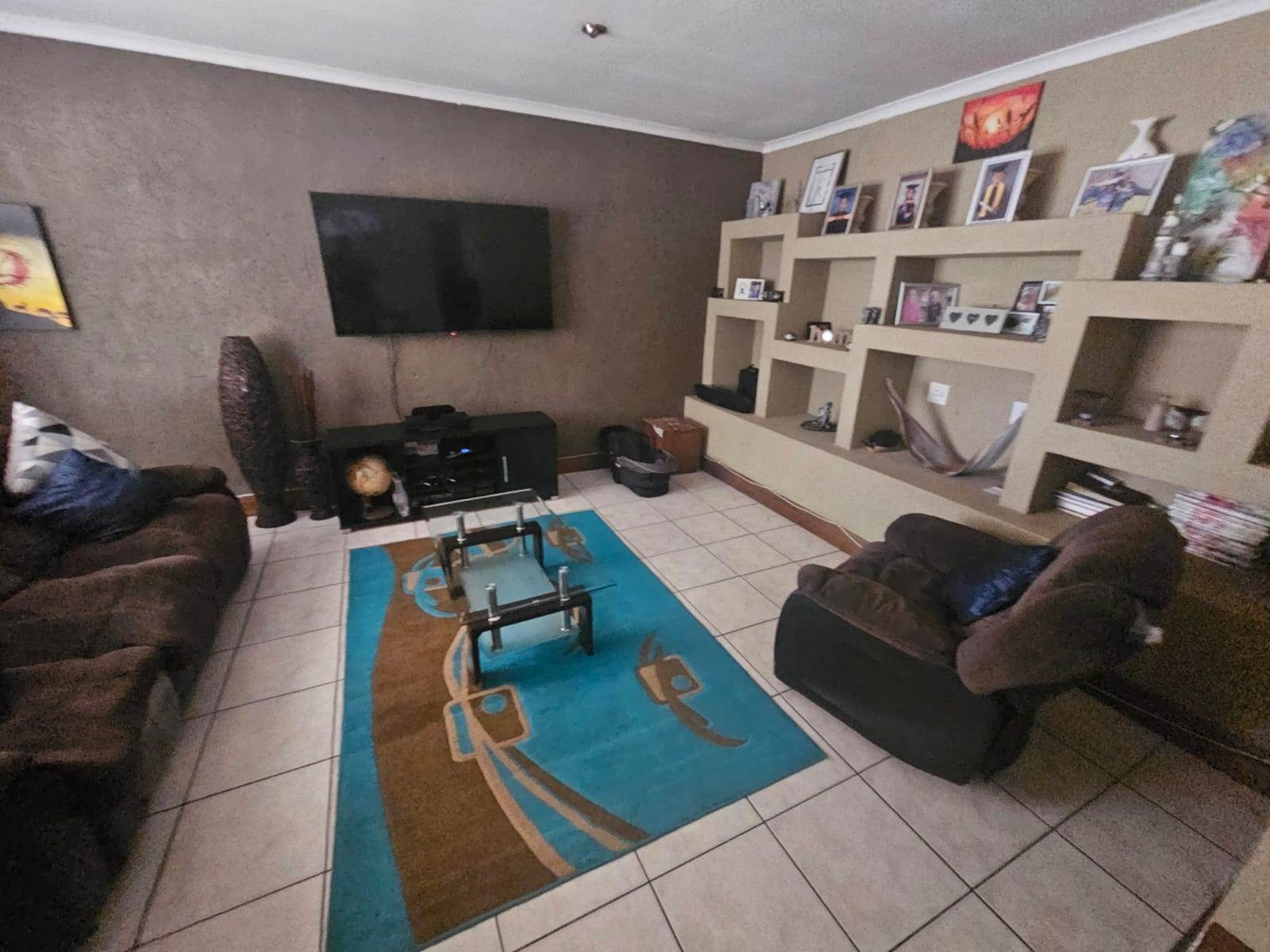3 Bed House in Turffontein photo number 6
