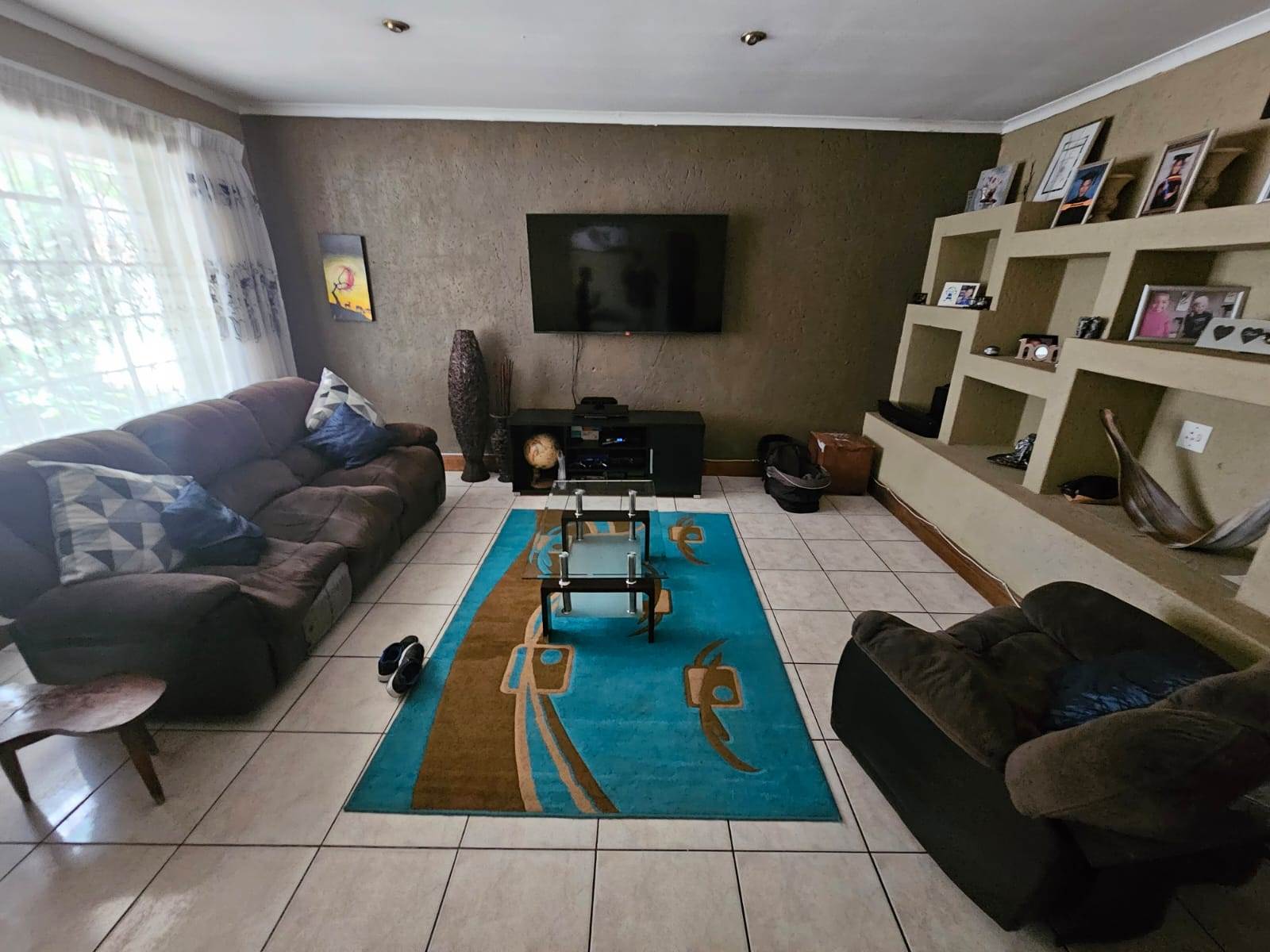3 Bed House in Turffontein photo number 5