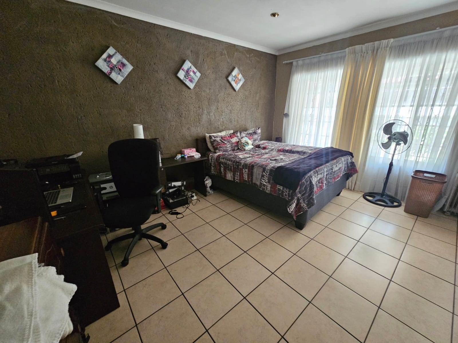3 Bed House in Turffontein photo number 13