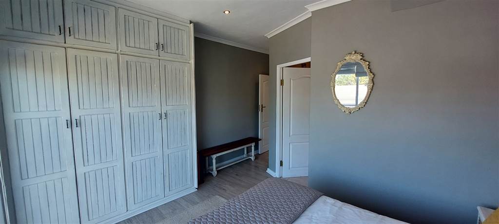 5 Bed House in Myburgh Park photo number 27