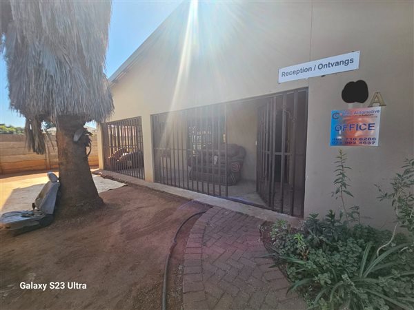 6 Bed House in Rustenburg Central