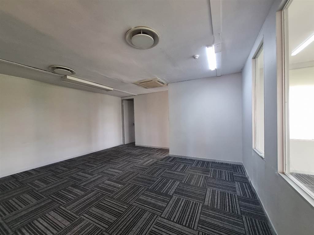 157  m² Commercial space in Hatfield photo number 11