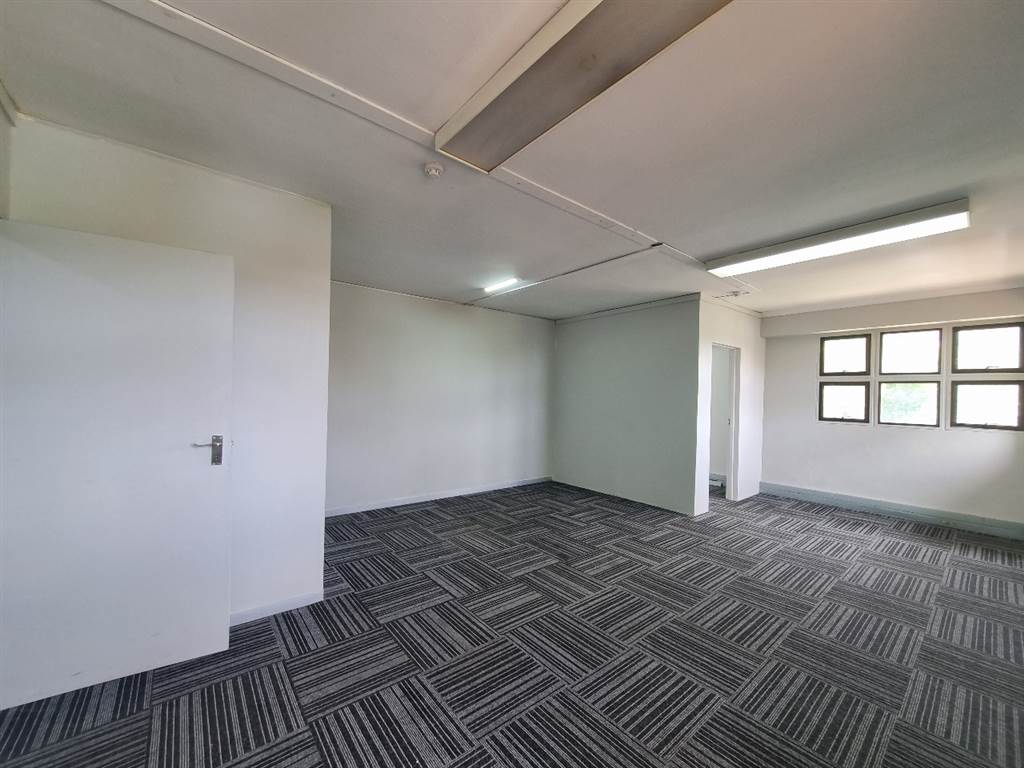 157  m² Commercial space in Hatfield photo number 14